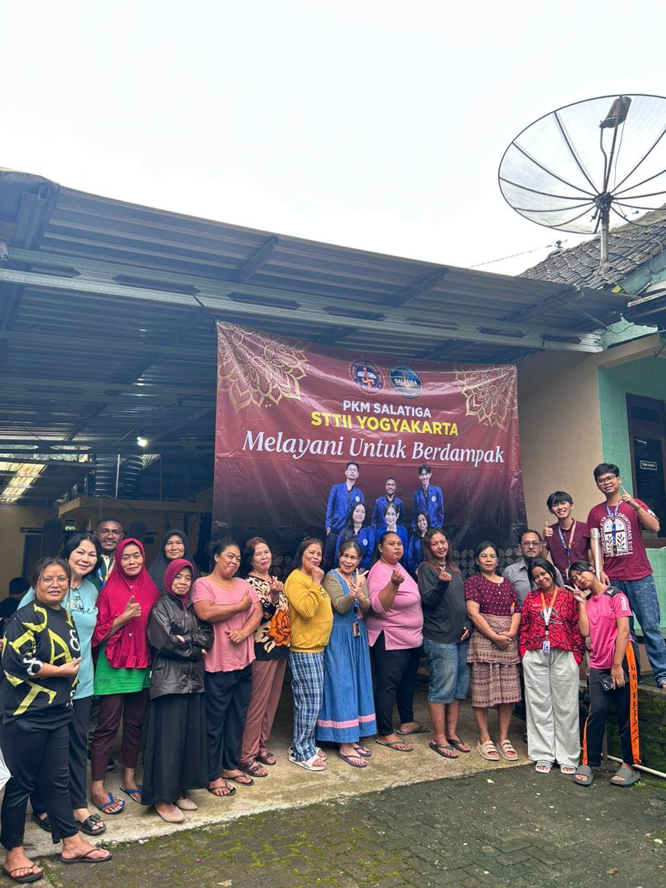 Tim PKM Mission Trip Salatiga Salurkan Sembako di Karangduren dan Kembangsari